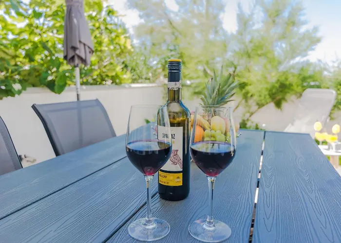 Palaic 1 By Interhome Vir