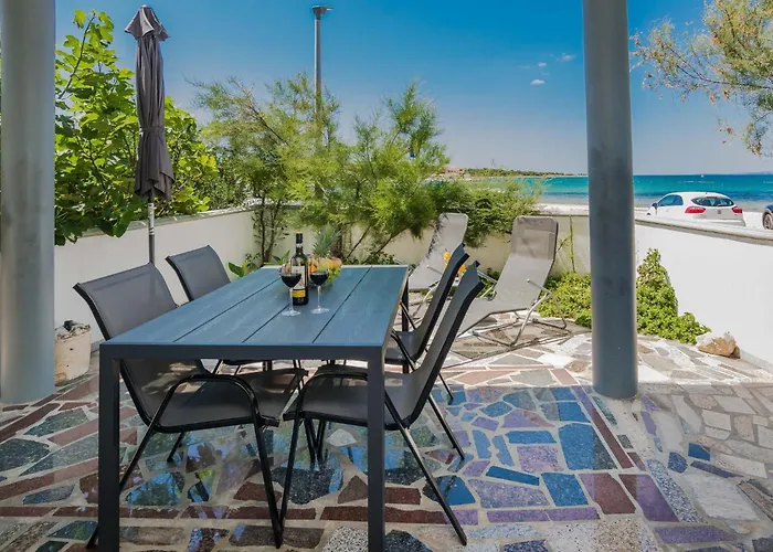 Palaic 1 By Interhome Vir