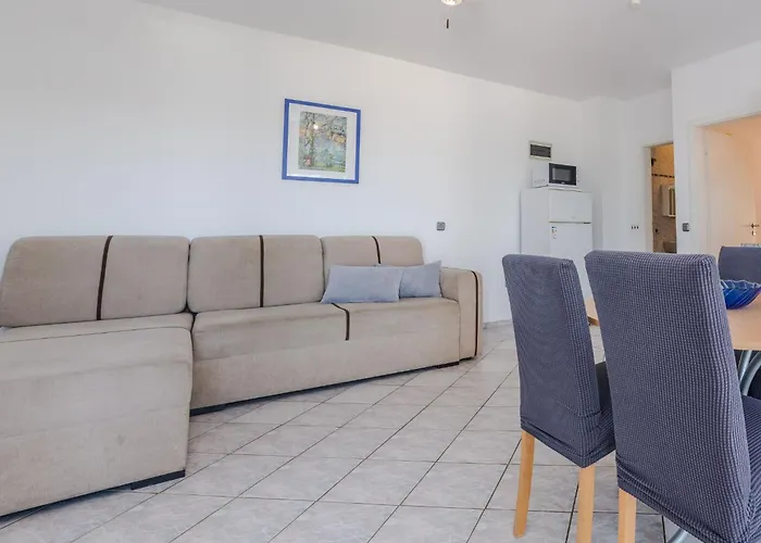 Palaic 1 By Interhome Appartement